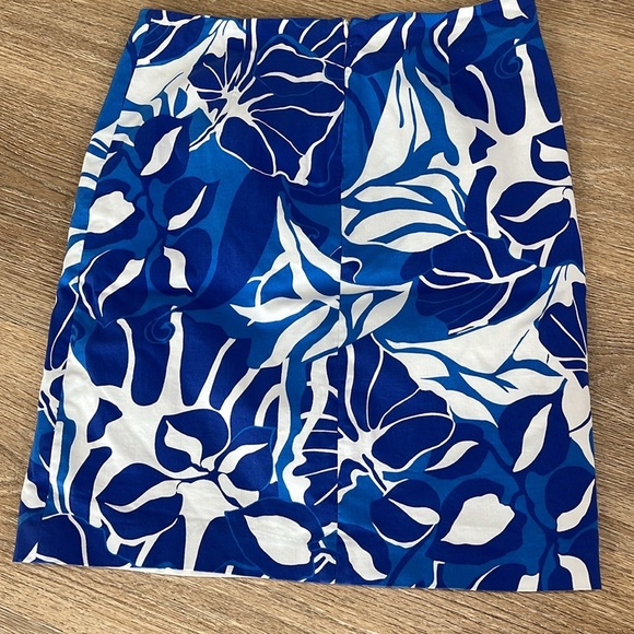 J . McLaughlin Serina Floral Print blue/white skirt women’s size 10 - Picture 10 of 13